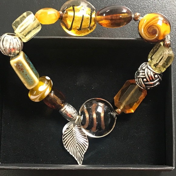 NWT Avon Beaded Chic Bracelet Nature - Picture 3 of 8